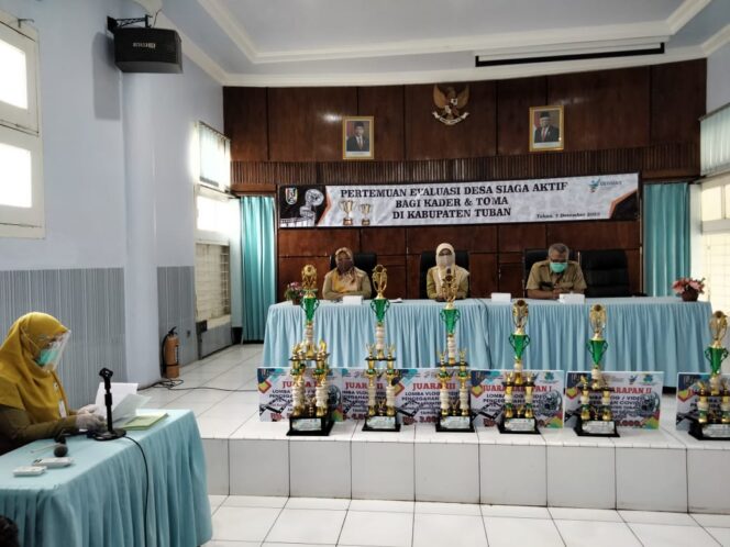 
					Dinkes Tuban Gelar Pertemuan Evaluasi Desa Siaga Aktif Sekaligus Penerimaan Hadiah Pemenang Lomba Vlog Pencegahan Covid-19 Tahun 2020.