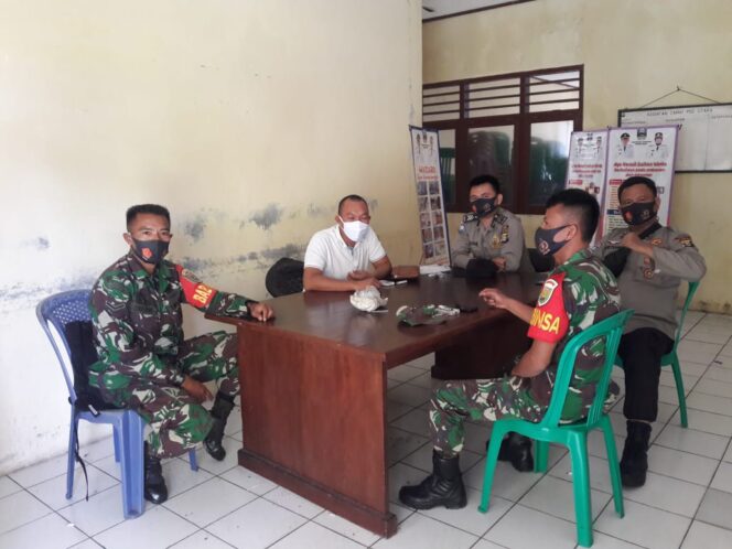 
					Babinsa Dan Bhabinkamtibmas Bersatu Amankan Logistik Pilkada Pesisir Barat Tahun 2020