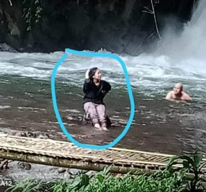 
					Gadis Cantik Berhijab Tewas Tenggelam Di Kedung Guwo