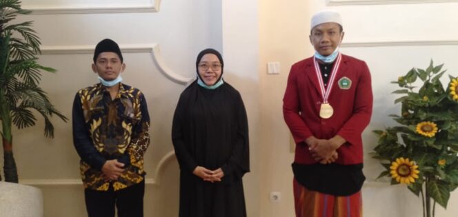 
					Mahasiswa STIH ZAHA Probolinggo,Raih Medali di One Pride Mixed Martial Arts