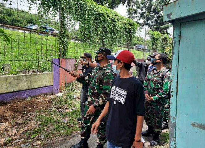 
					Area Longsor Jalur Tol Surabaya-Gempol Ditinjau Dandim