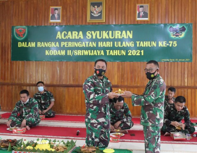 
					Kodim 0422/Lampung Barat Gelar Syukuran HUT Kodam II/Sriwijaya Ke 75