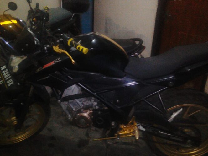 
					Terduga Penggelapan CBR 150 R Diringkus Polsek Pasirian