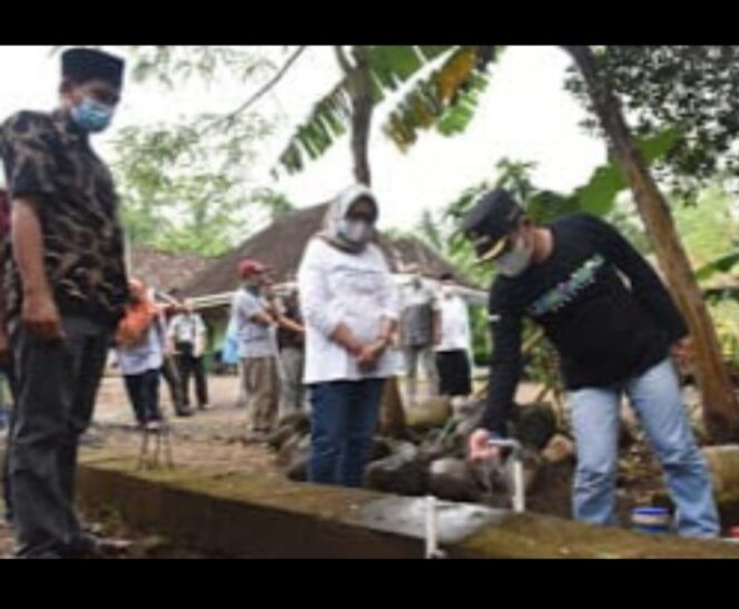 
					4 Desa Di Ranuyoso Dapat Prioritas Kebutuhan Air Dari Bupati Lumajang