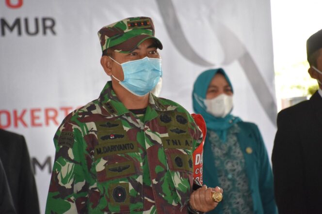 
					Bupati Mojokerto Terpilih Dilantik. Danrem 082/CPYJ: Semoga Amanah