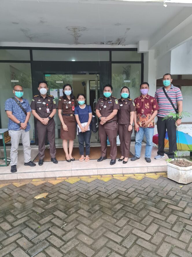 
					Kejari Tanjung Perak Tangkap Buronan Korupsi PT Dok dan Perkapalan