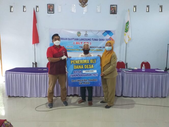 
					PEMDES SUKOSARI SERAHKAN BLTDD PERPANJANGAN BAGI WARGANYA