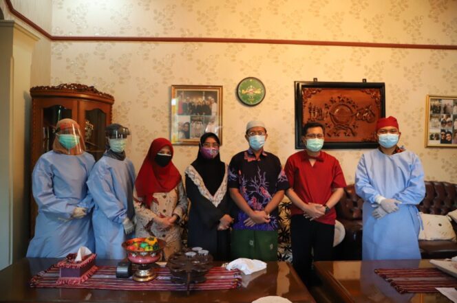 
					Dinkes Tuban Kawal Pemberian Vaksin Dosis Pertama Terhadap Bupati Tuban