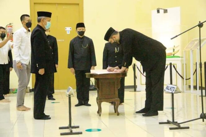 
					Terobosan Dan Inovasi, Lantik Delapan Pejabat Eselon ll