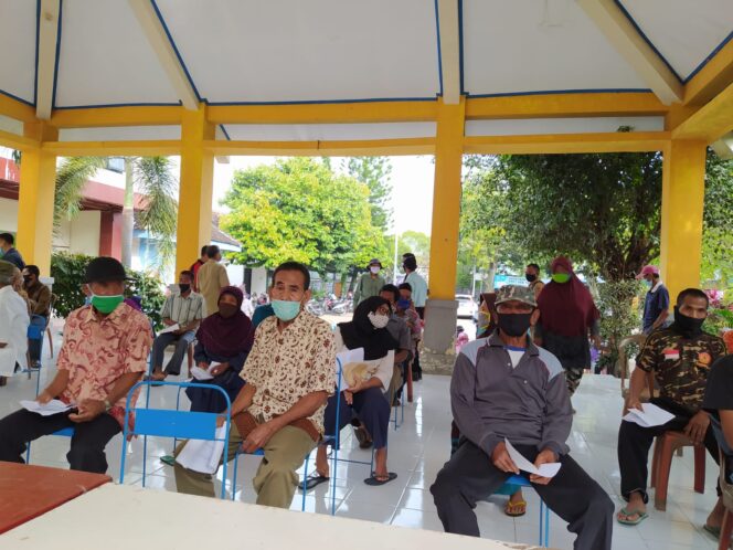 
					PENERIMAAN BANTUAN TUNAI LANGSUNG DESA GENTONG TAHUN 2021 , DI BAGIKAN 23 KPM