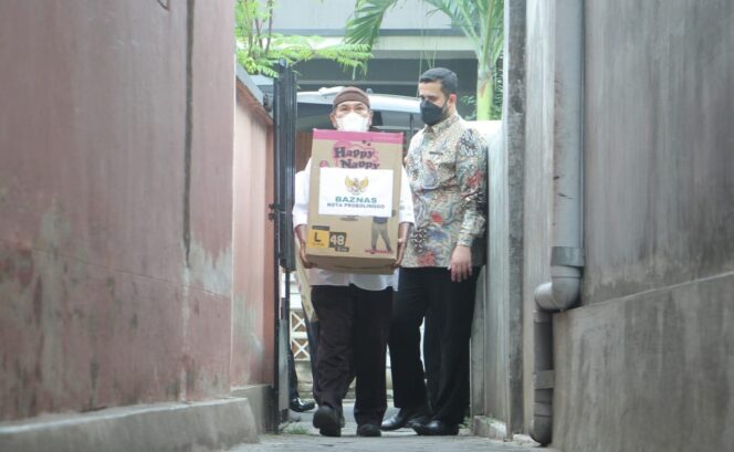 
					Walikota Probolinggo Bantu Warganya Yang Mengalami Ganguan Pertumbuhan, Inilah Bentuk Kepedulian