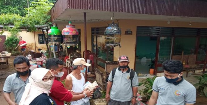 
					Para Wartawan Probolinggo Peduli Korban Banjir