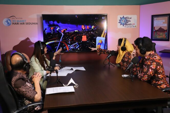 
					Jelang Hari Air Sedunia, Wagub Jatim Imbau Masyarakat Lebih Peduli Terhadap Air Sebagai Sumber Kehidupan