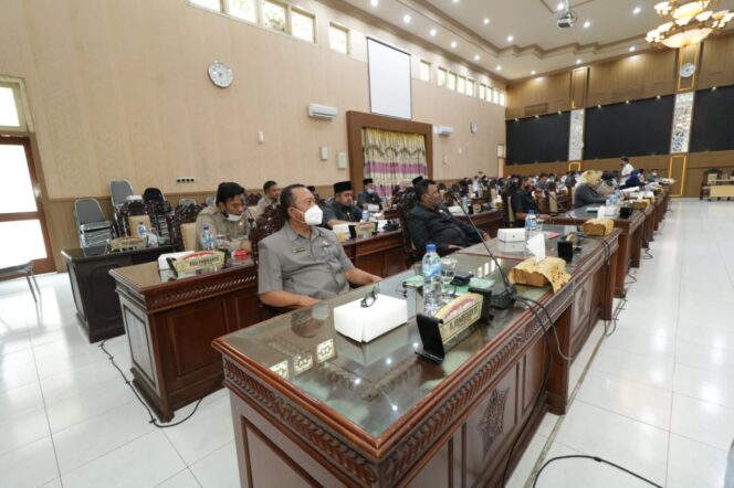 
					Rapat Paripurna, DPRD – Pemkot Probolinggo Bahas 7 Raperda