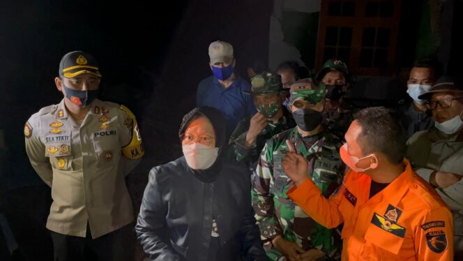 
					Bersama Bupati dan Dandim 0821, Kapolres Lumajang Terima Kunjungan Mensos RI 