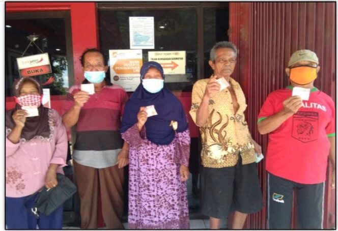 
					BLT DD Desa Puhti-Ngawi Di Kantor Kecamatan Karangjati Sesuai Protokol Kesehatan