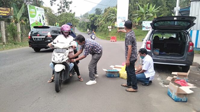 
					Bersama ASC Fondation  dan Relawan Jo – Man  Bagi Bagi Takjil Buka Puasa Di Jalan