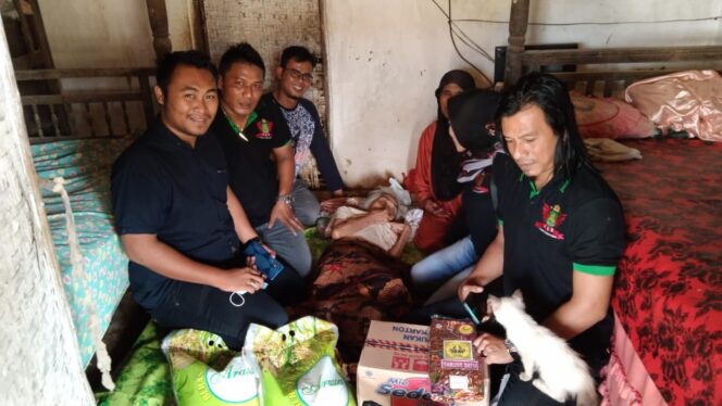 
					LBH Peduli Hukum & HAM “Kembali Berikan Santunan” Kepada Nenek Tua Yang Lumpuh