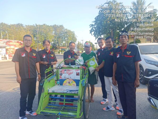 
					Sederhana & Dikenal Dermawan, Ketua KPK- Nusantara  Sumenep, Andi Kusmanto Gelar Kegiatan Sosial di Depan Masjid Agung
