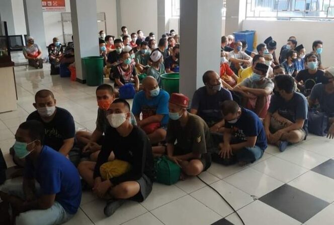 
					RUTAN SURABAYA KEMBALI TERIMA 163 TAHANAN BARU