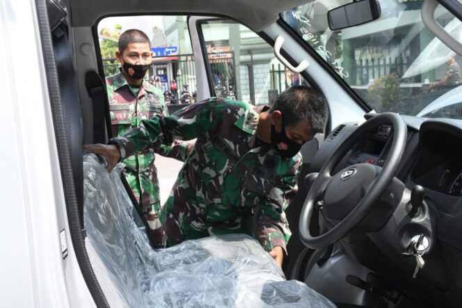 
					Tim Pengkaji Korem 082/CPYJ Tinjau Kelayakan Kendaraan Hibah dari BRI