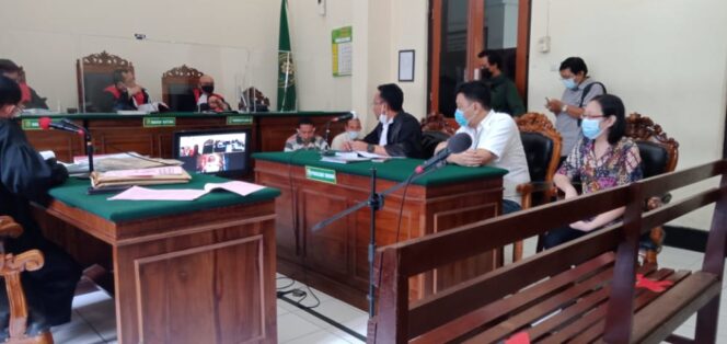 
					Kades Rangkah Kidul: Terdakwa Memang Punya Usaha Pengadaan Karton Dan saya Sempat Survei Kesana