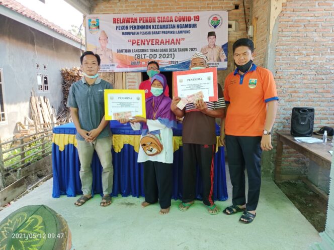 
					Menjelang Idhul Fitri 1442 H “Pemdes Pekonmon” Dirikan Posko Satgas Anti Covid-19 dan Serahkan BLT DD