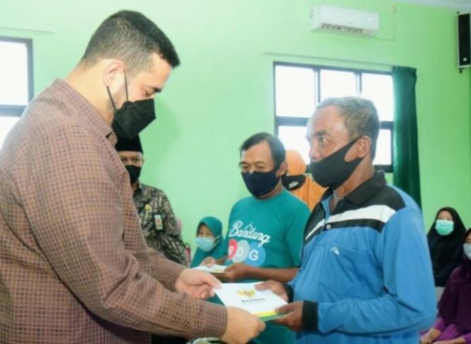 
					Pemkot Probolinggo Salurkan Bantuan Sembako Untuk 150 Dhuafa