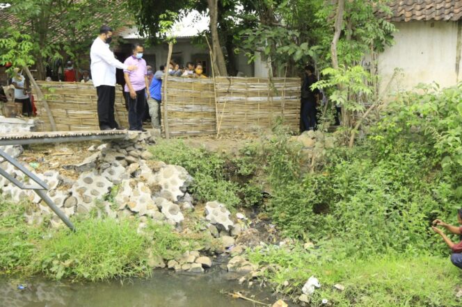 
					Pantau Plengsengan Jebol, Wali Kota Minta Segera Diperbaiki