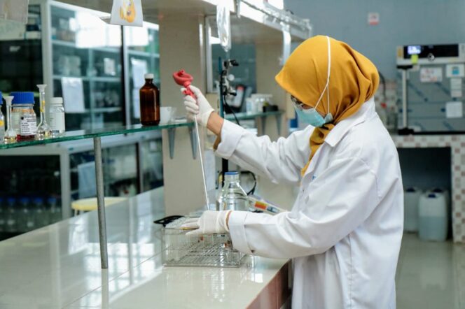 
					UPTD Laboratorium Lingkungan Kota Probolinggo Pertahankan Status Akreditasi