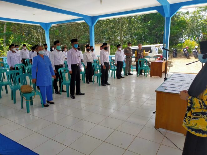 
					Camat Sungkay Tengah Lampung Utara Melantik 21 Orang BPD Baru