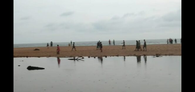 
					Seorang Remaja Tenggelam Terbawa Ombak Pantai Pemangku Sidorejo