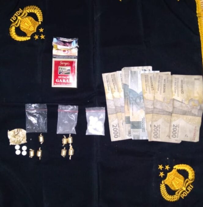 
					Kedapatan Jual Pil Logo Y Di Kawasan Pabrik Kayu, Seorang Pemuda Dibekuk Polisi