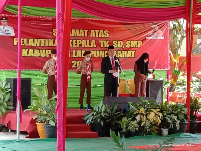 
					Menuju Indonesia Maju Bupati Lampung Barat Melantik 63 Kepala Sekolah
