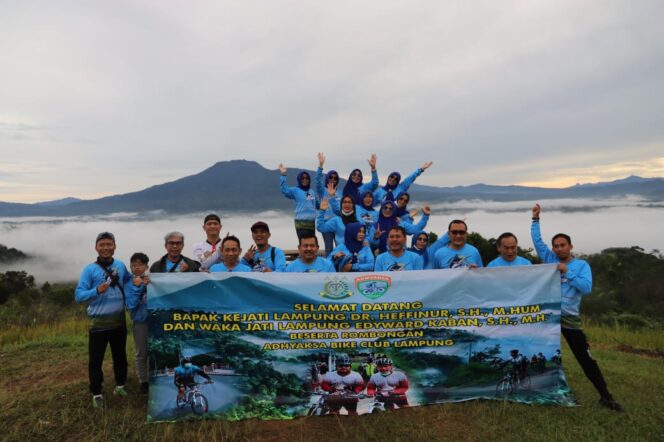 
					Kajati Lampung Jelajahi Puncak Wisata Bawang Bakung