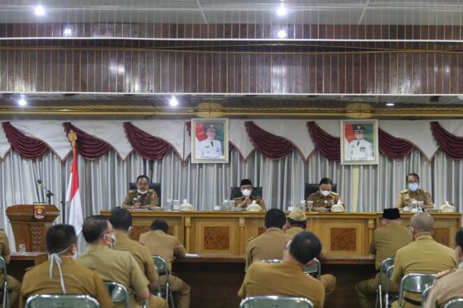 
					Ngopi Bebakhong Pemkab Lampung Barat Membahas Kinerja Masing Masing OPD