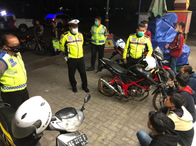 
					Personil Gabungan Fungsi Polres Ponorogo Razia Balap Liar, Amankan 18 Motor