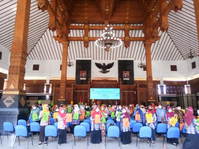 
					Dinkes Tuban Gelar Komunikasi Informasi dan Edukasi (KIE) Keamanan Pangan dan Cerdas Menggunakan Obat bagi Masyarakat di Kabupaten Tuban Tahun 2021.