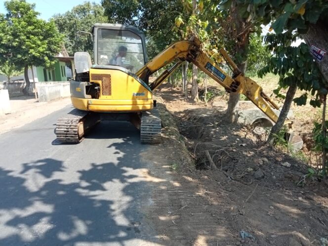 
					Proyek Jaringan Pipa Wilayah Takeran Magetan Di Keluhkan Warga