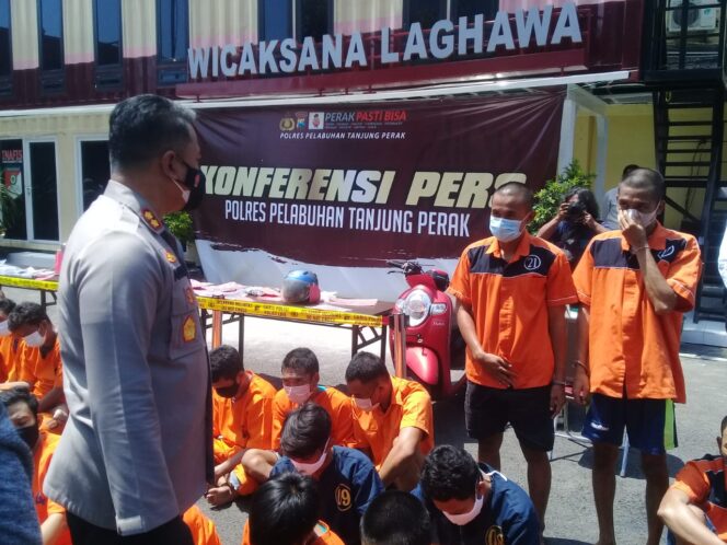 
					Dua Kurir Sabu jaringan Internasional Asal Sampang Madura digulung Polres Pelabuhan Tanjung Perak