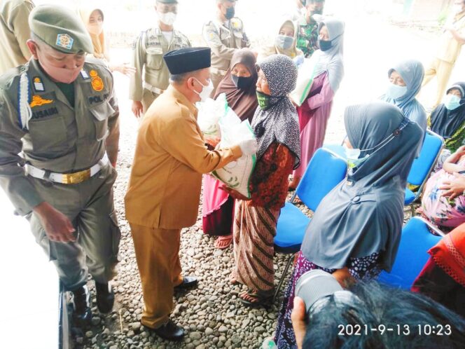 
					PEMKAB SITUBONDO DIGELONTOR BANSOS BERAS PPKM OLEH KEMENSOS RI