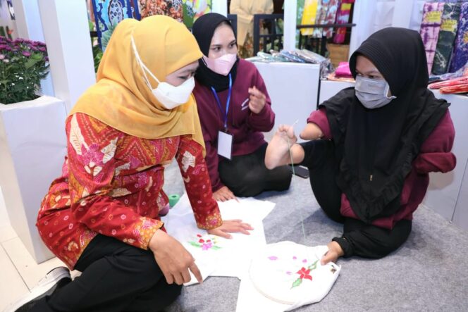
					Gubernur Jawa Timur Ajak Swasta Gandeng Pelaku UKM Disabilitas