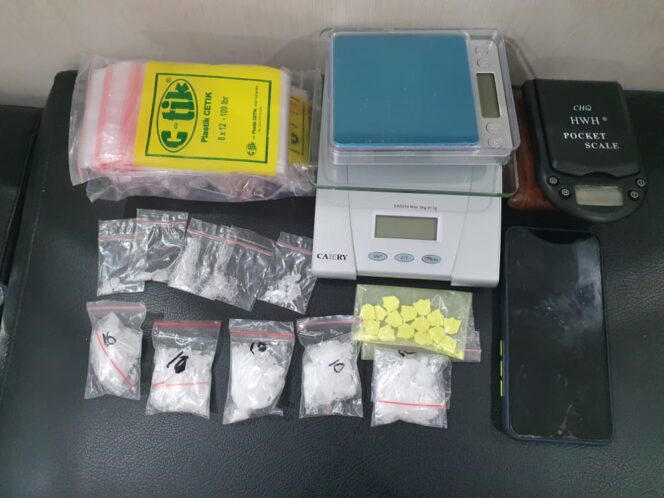 
					Lagi-lagi Peradaran Sabu Digagalkan Satresnarkoba Polrestabes Surabaya