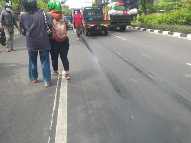 
					Tumpahan Solar Di Jalan Ir.Soekarno Surabaya Memakan 3 Korban