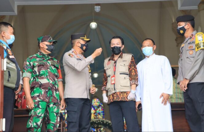 
					Menjelang Nataru Polrestabes Surabaya Simulasi Pam  untuk Memastikan Kota Surabaya Aman