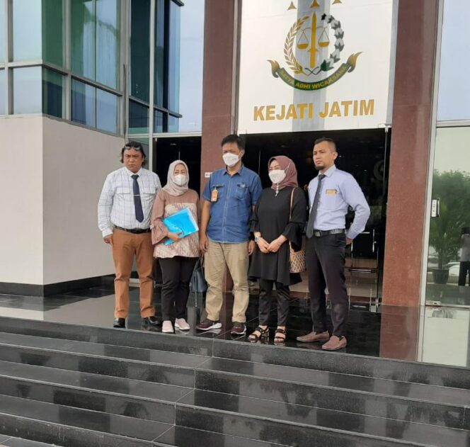 
					Kejati Tahan Mantan marketing Bank MNC.Tipu Nasabah Rp 1,2 Milyar