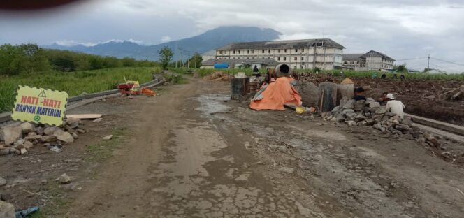 
					DPUPR MAGETAN TERUS LAKUKAN PEMBANGUNAN INSFRATRUKTUR DALAM PENINGKATAN JALAN DAN TALUD, “TEMBORO- TAJI”