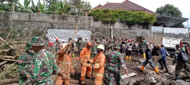 
					Hari Pertama Pencarian, Kapendam V/Brawijaya Sebut Tim Temukan Empat Korban