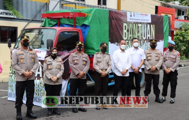 
					Keluarga besar Polres Pelabuhan Tanjung Perak Memiliki Empati Kemanusiaan Bantu Korban Erupsi Gunung Semeru