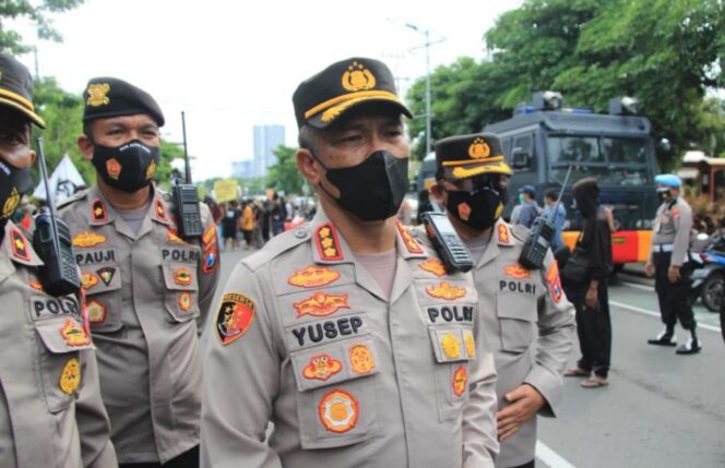 
					Kapolrestabes Surabaya Himbau Masyarakat Tak Rayakan Nataru Berlebihan Walau PPKM Level III Batal Diberlakukan